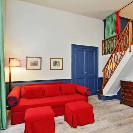 In Centre Via Gregoriana By Halldis